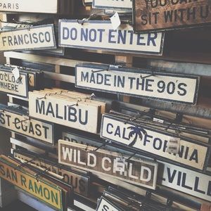 Brandy Melville rock n’ roll sign